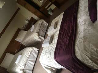 Отели типа «постель и завтрак» Portarra Lodge Guesthouse Moycullen Семейный номер-1